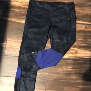Lululemon blue camo Pace Rival Crop leggings